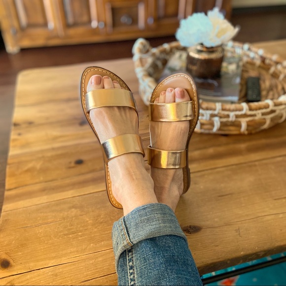 Shoes - ⭐️ROSE GOLD Double Band Sandals